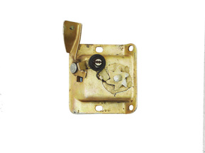 The luggage compartment lock assy